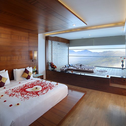 amber dale luxury hotel